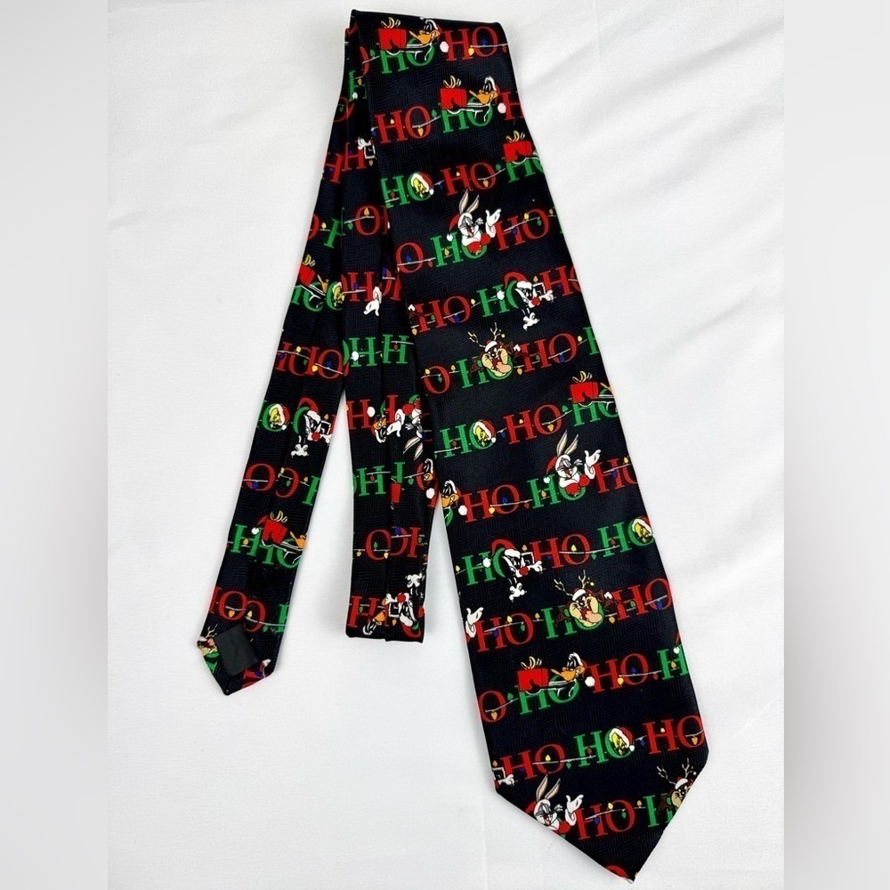 Christmas Looney Tunes Tie  Bugs Bunny Daffy Duck Tasmanian Devil Tweety Bird